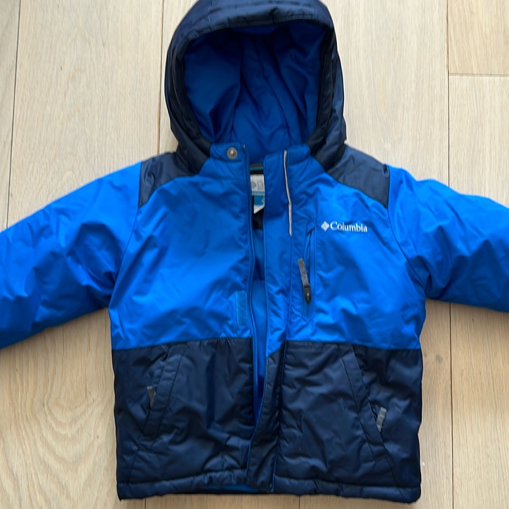 Blue Columbia boy coat size 3T